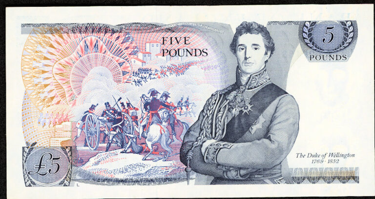 Great Britain 5 Pounds ND (1971-1991) Pick#378c w/ Queen UNC - Görsel 2