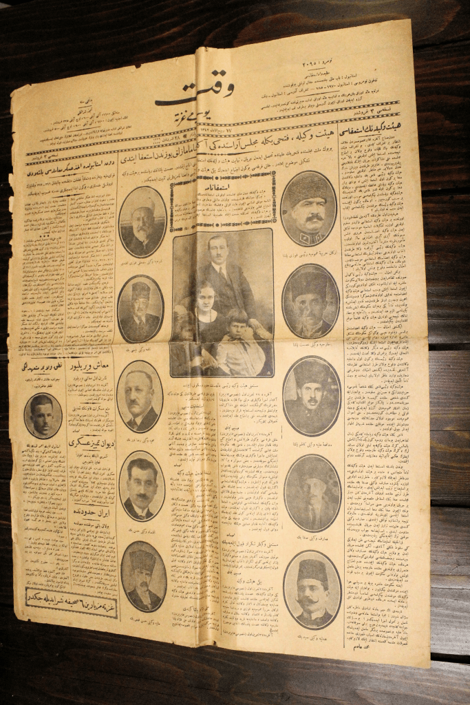 4 adet Vakit Gazetesi Osmanlıca harflerle