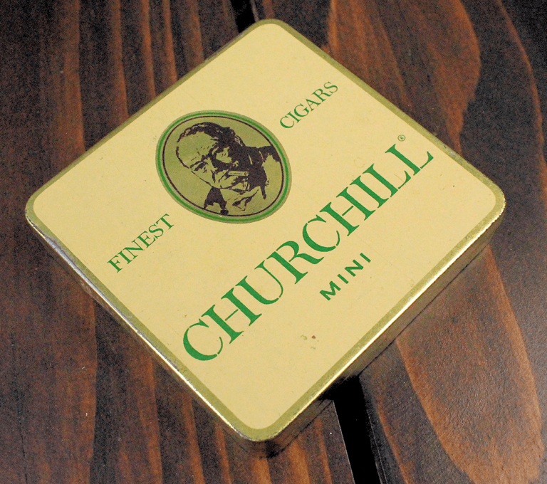 CHURCHILL Finest Cigars Tin 8x8 cm.