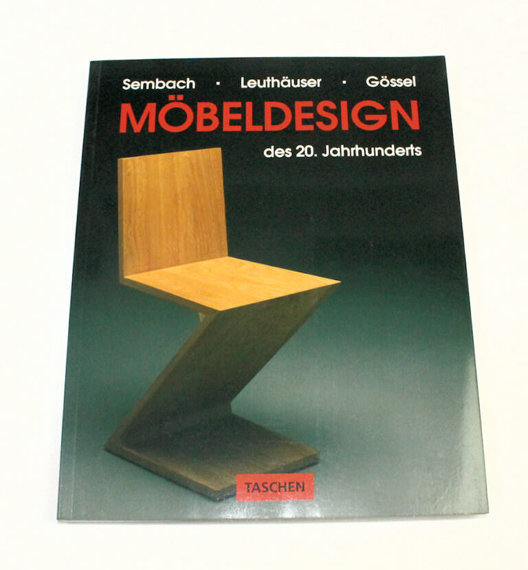 MÖBELDESIGN Mobilya dizayn 20.YÜZYIL Original Ausgabe (c) 1993 Benedikt Verlag (in Deutsch)