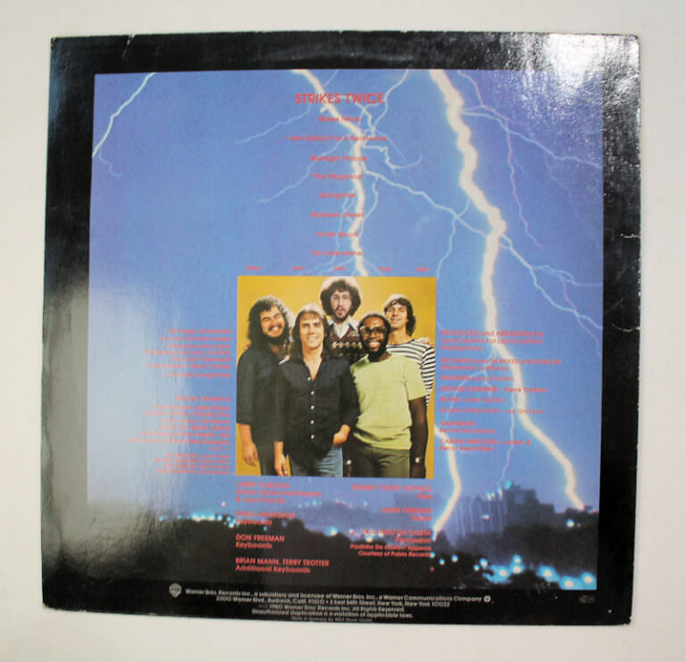 LARRY CARLTON Strikes Twice - Printed in Germany Plak 7 / Kapak 7 *SATILDI - OUT OF STOCK - Görsel 2
