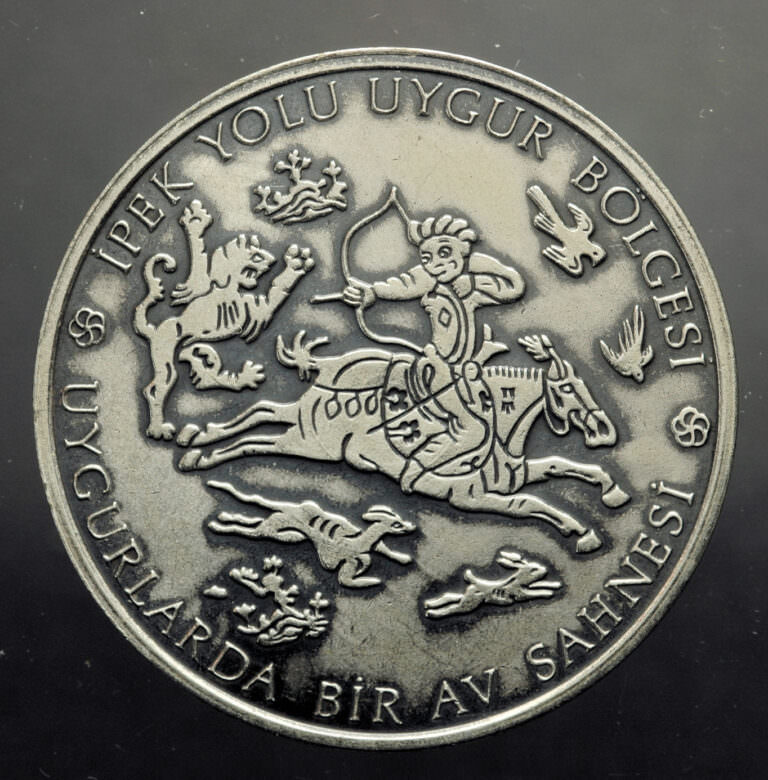IPEKYOLU NO.2 - 1999 YILI  " UYGURLAR " DARPHANE HATIRA GÜMÜŞ SERTİFİKASIZ