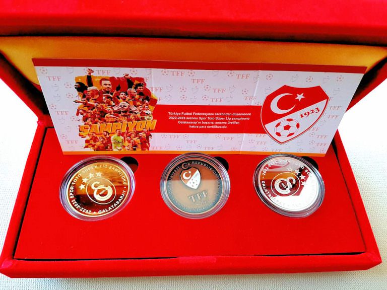 2023 YILI GALATASARAY ŞAMPİYONLUK DARPHANE HATIRA 2 adet GÜMÜŞ + BRONZ HATIRA PARA SETİ - Görsel 2