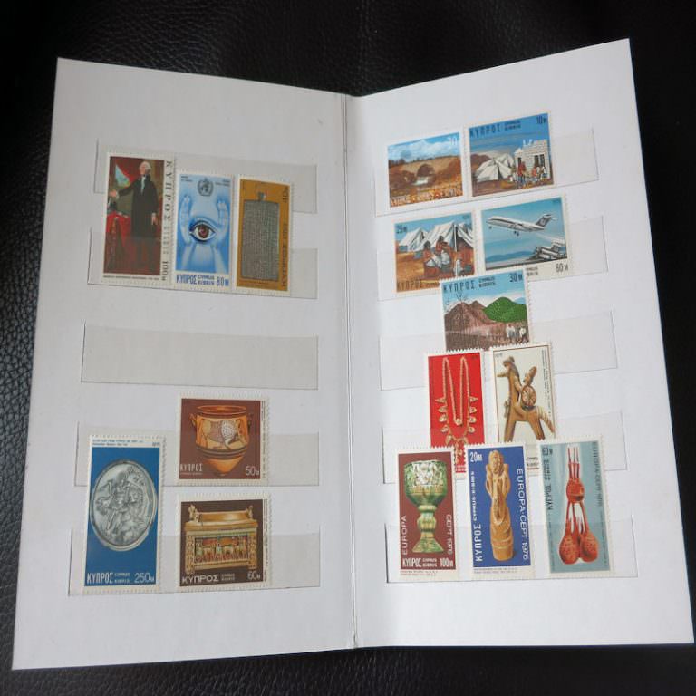 Kıbrıs Cyprus Pul albümü (ilk iki hariç hepsi Mint **MNH çil pulların)