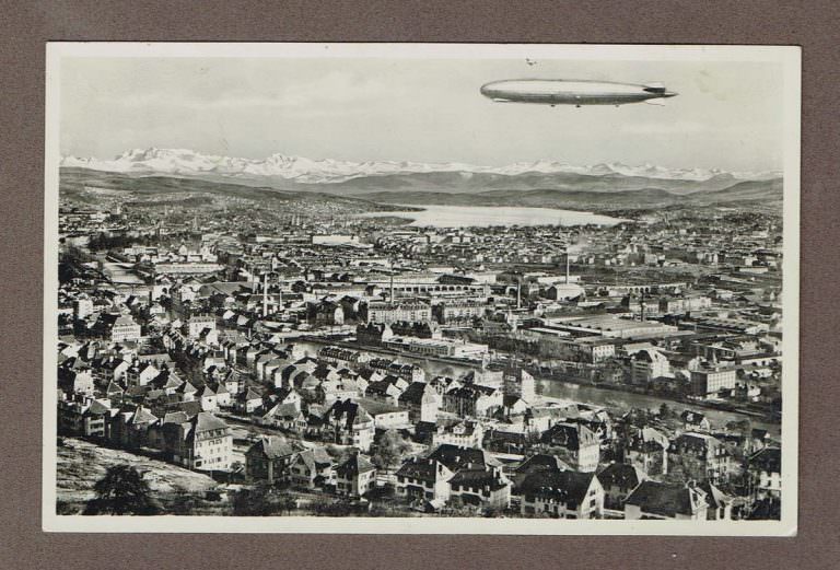 ZEPPELIN LZ-127 über Zürich Realphotocard 14x9 cm.