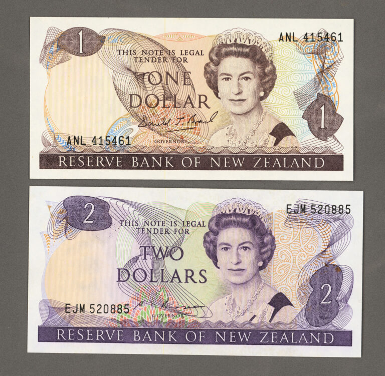 NEW ZEALAND - YENI ZELANDA 1+2 Pounds Kraliçe çil banknot - UNC