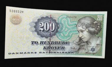 DENMARK Danimarka 200 Kroner UNC