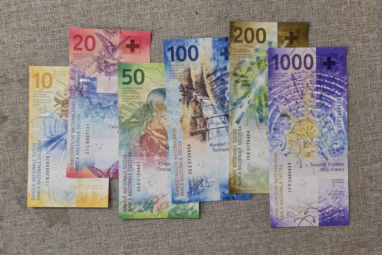 SWITZERLAND SCHWEIZ 10+20+50+100+200+1000 Francs *Last Issue (son tertip) - Görsel 2