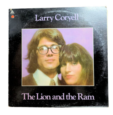 LARRY CORYELL the lion and the ram 1976 Arista Records 1976  – Printed in USA Plak 8 / Kapak 8