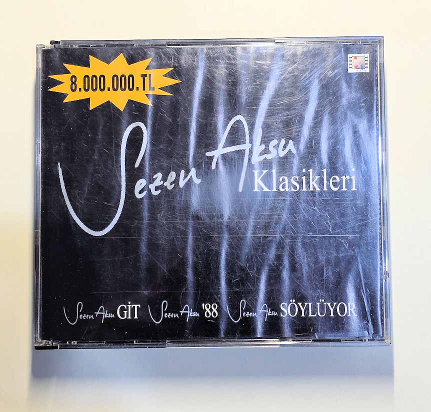 SEZEN AKSU klasikleri (3 CD ve Kapak iyi durumda, kitapçik kötü durumda)
