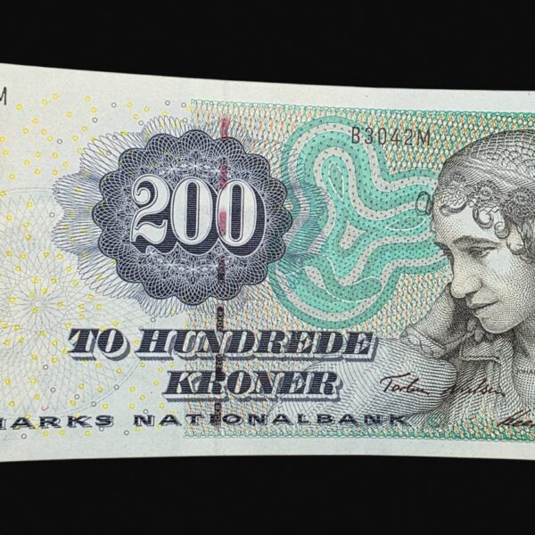 DENMARK Danimarka 200 Kroner UNC