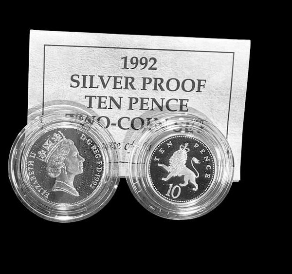 GREAT BRITAIN 1992 SILVER PROOF TEN PNCE TWO COINS SET