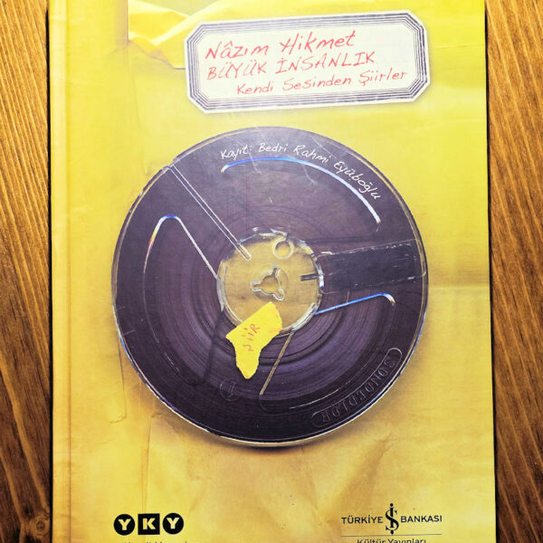 Nazım Hikmet Büyük insanlık Kitap ve CD kendi sesinden, harika kondisyonda