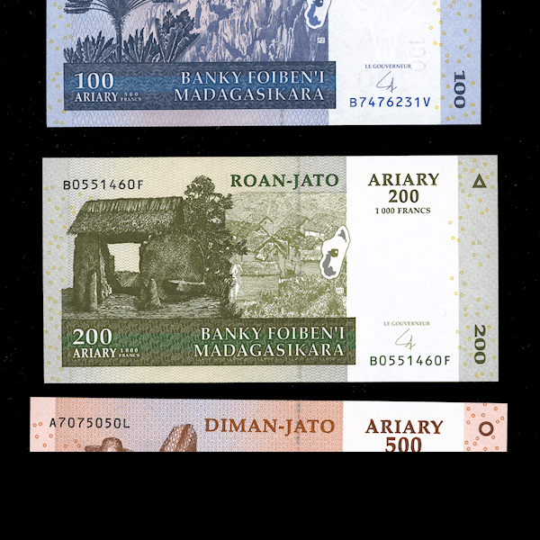 MADAGASCAR 100 + 200 + 500 Ariary 2014 Issue – UNC