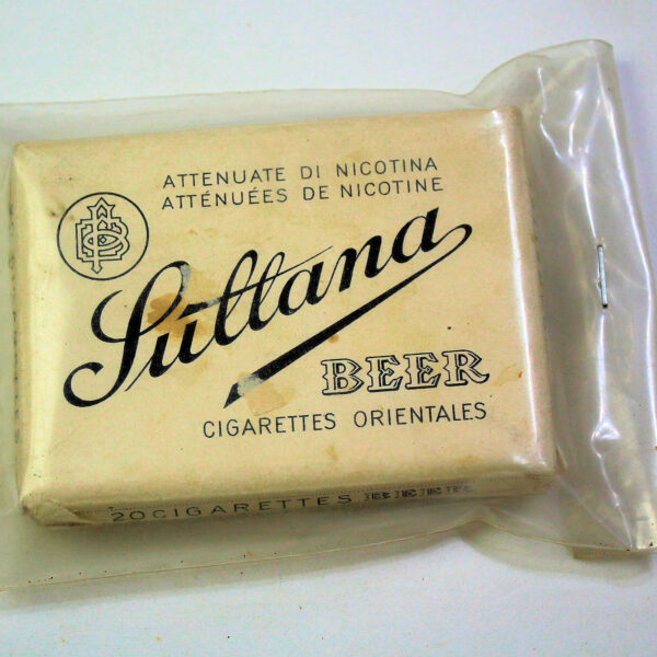 SULTANA BEER Tabak ORIENT aus Karton - 10x7,5x2 cm.