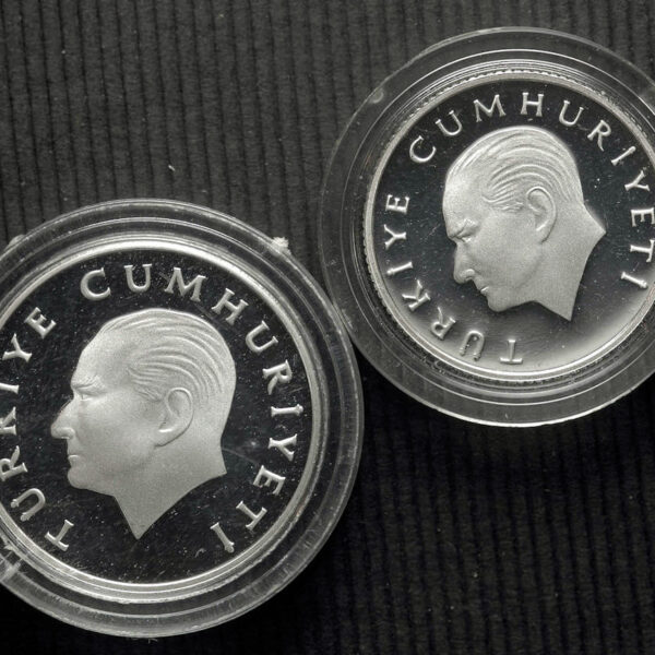 Atatürk 100 ve 500 Lira 1989 Gümüş 999 ayar Meksika Baskısı iki adet para takım