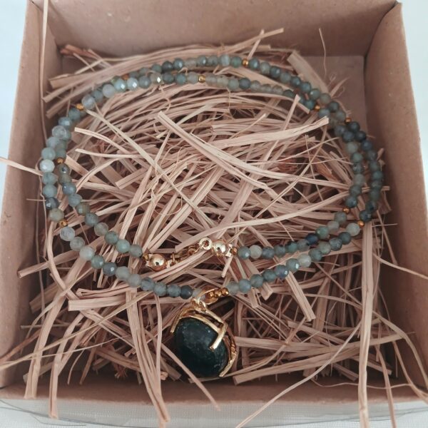 Faset Kesim Labradorit kolye (4 mm )