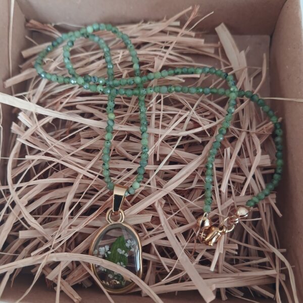 Peridot&Canlı Çiçek Kolye