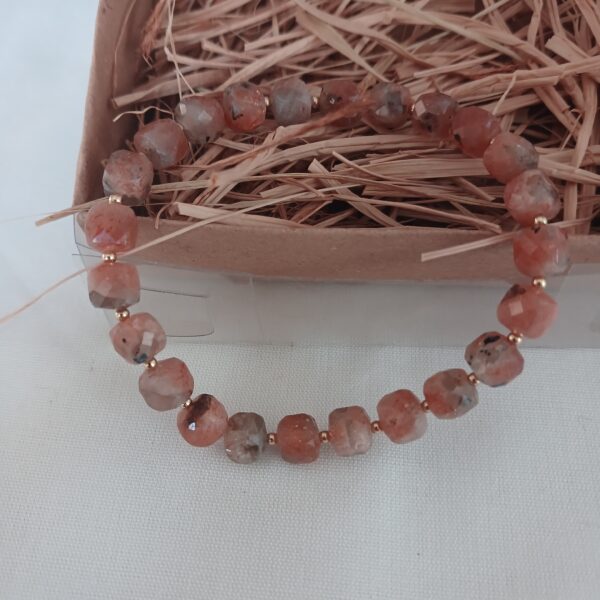 Küp kesim dogaltaş bileklikler