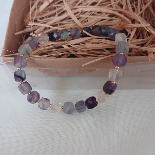 Küp kesim dogaltaş bileklikler