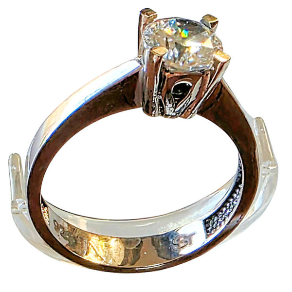 Zirkon taşlı 925 ayar gümüş yüzük (17 mm.)