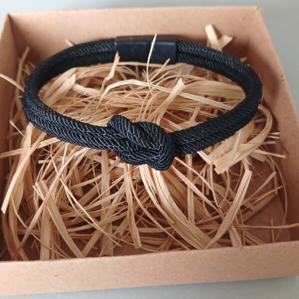 Tarzını Tamamlayan Şık Bileklik